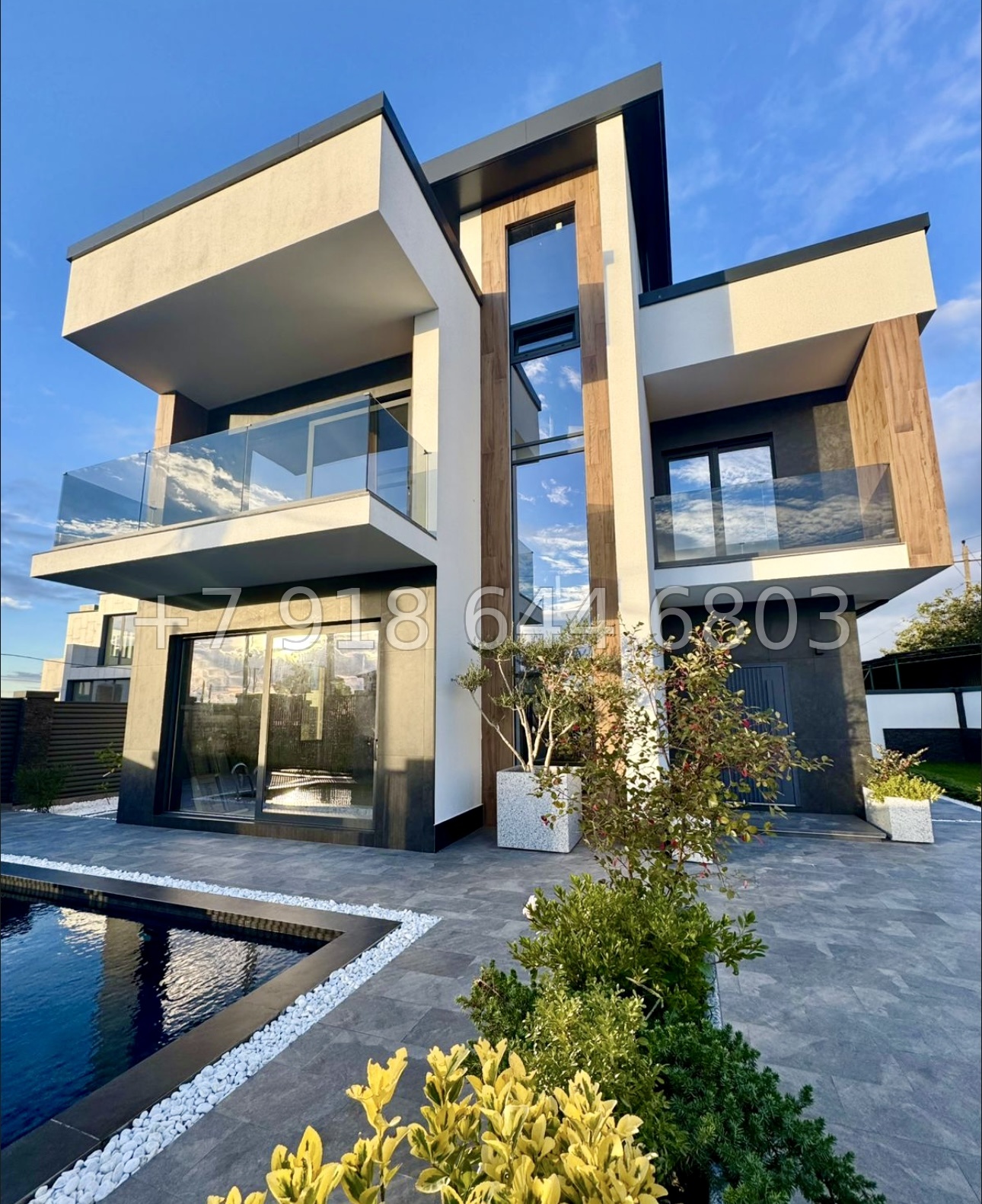 № 42 в. Современный дом рядом с Сириусом в Адлере  - миниатюра 9