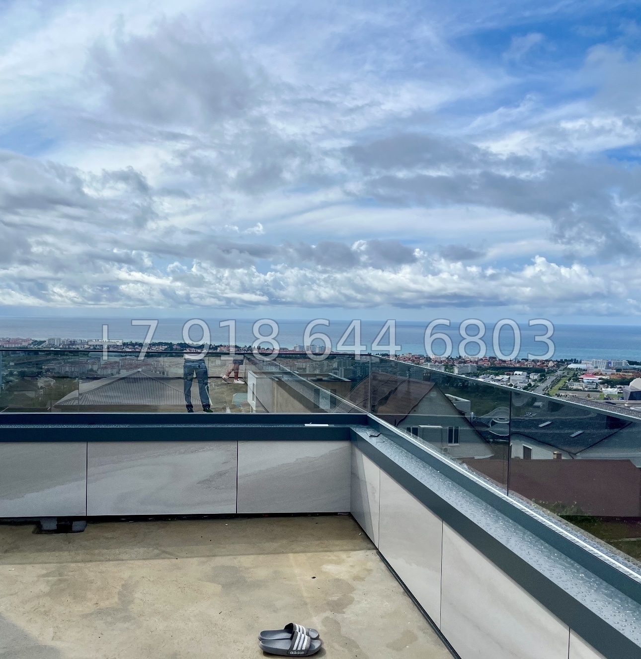 № 32 М. Современный коттедж с бассейном в Адлере  - миниатюра 25