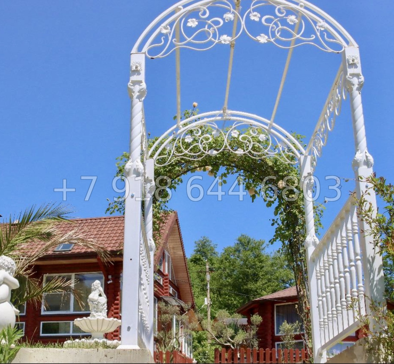 № 72 Б. Дом с озером с карпами в Адлере  - миниатюра 9