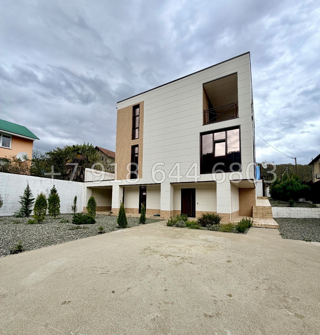 № 245 в. Дом с ремонтом в Адлере  - миниатюра 1