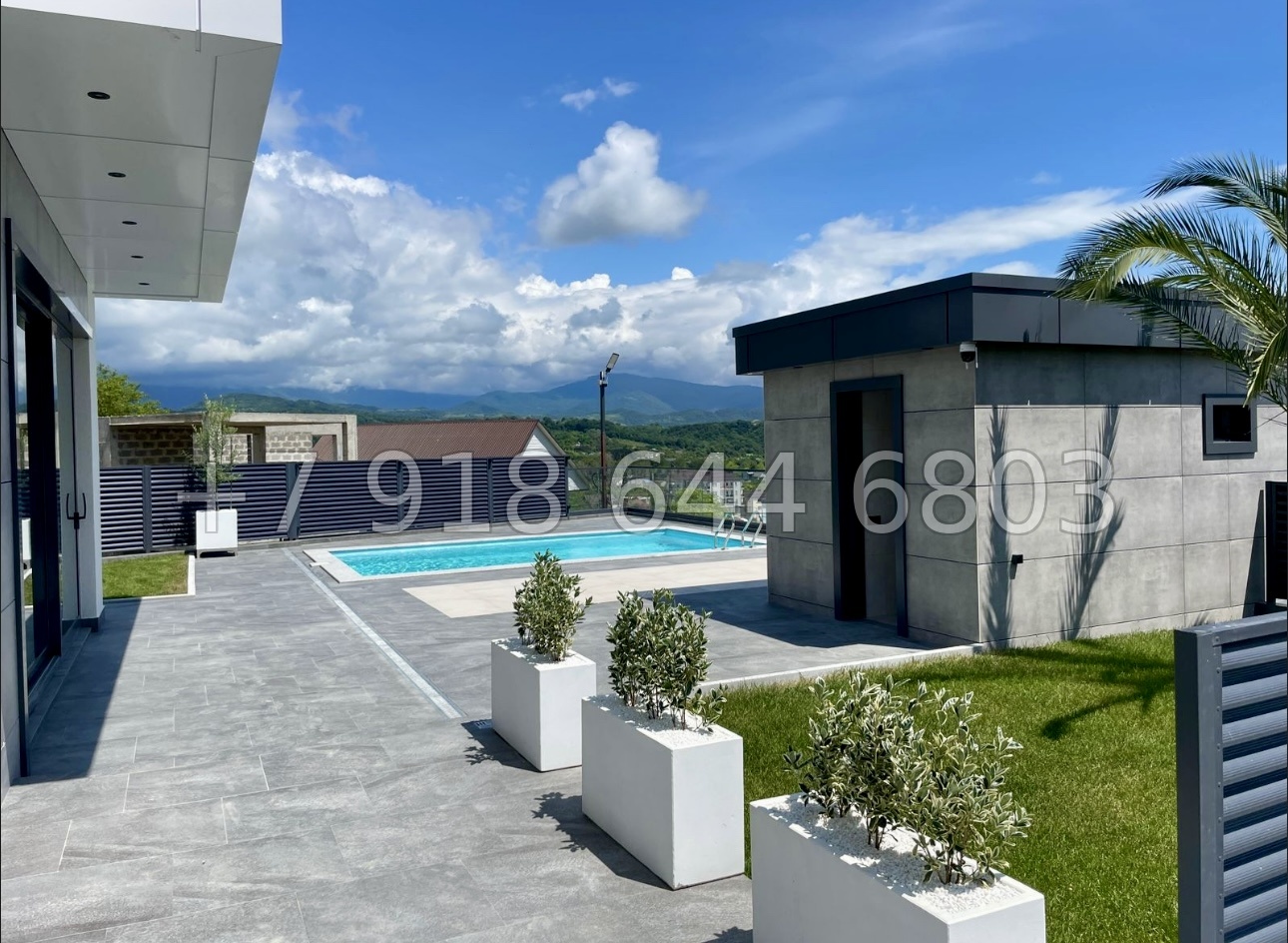 № 48 Б. Дом с бассейном в Адлере  - миниатюра 4