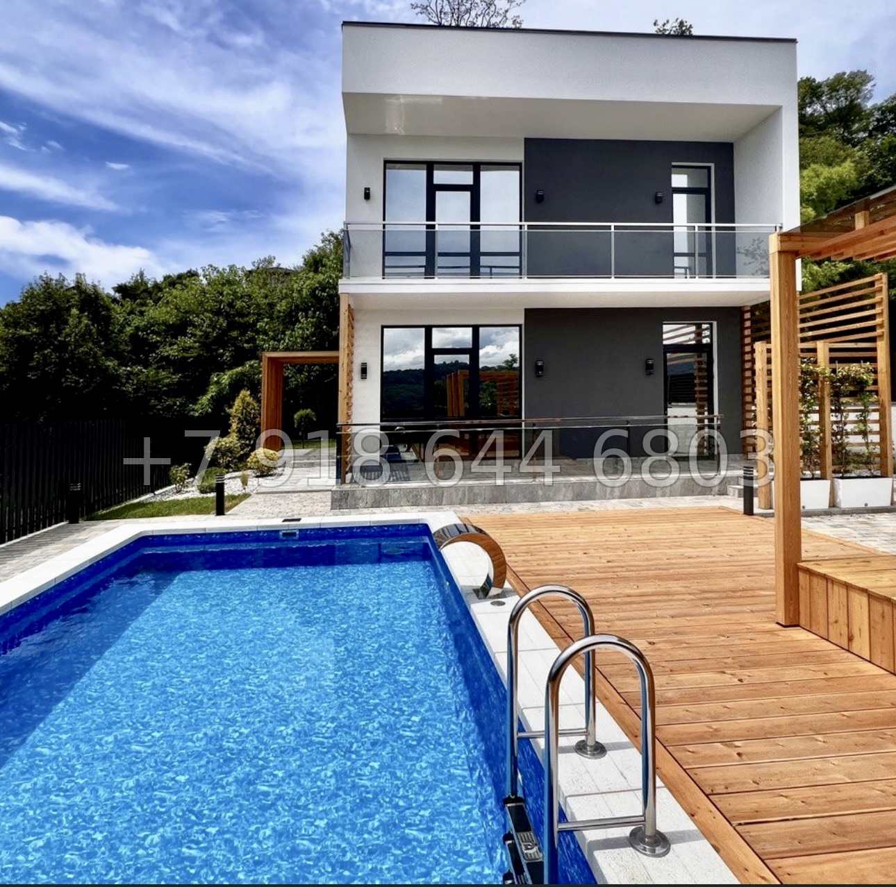 № 18 Б. Дом с бассейном в Адлере  - миниатюра 1