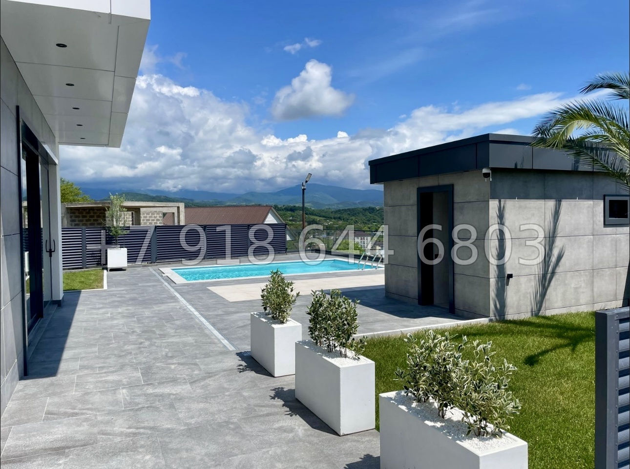 № 48 Б. Дом с бассейном в Адлере  - миниатюра 3