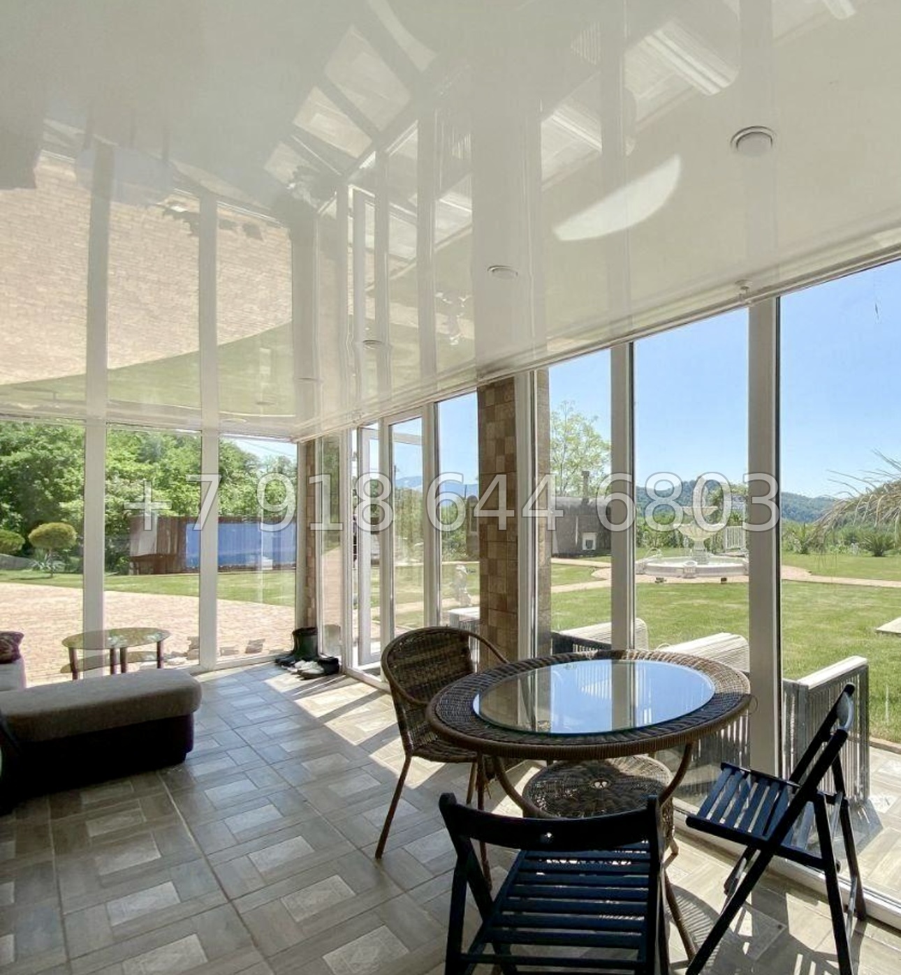 № 72 Б. Дом с озером с карпами в Адлере  - миниатюра 18