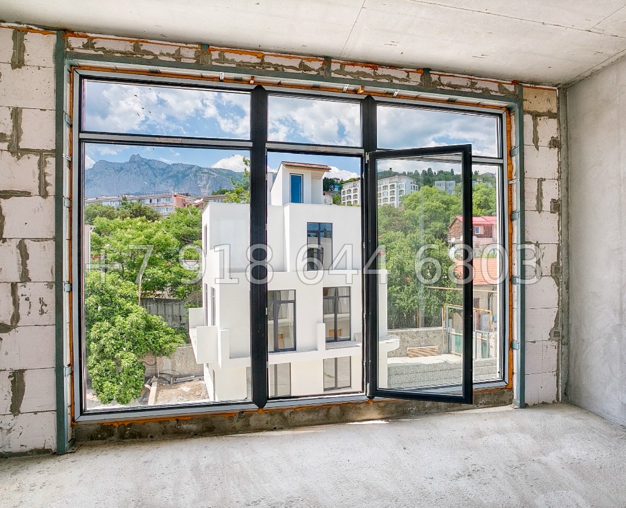 № 11 н. Таунхаусы в Ялте с видом на Чёрное море  - миниатюра 14