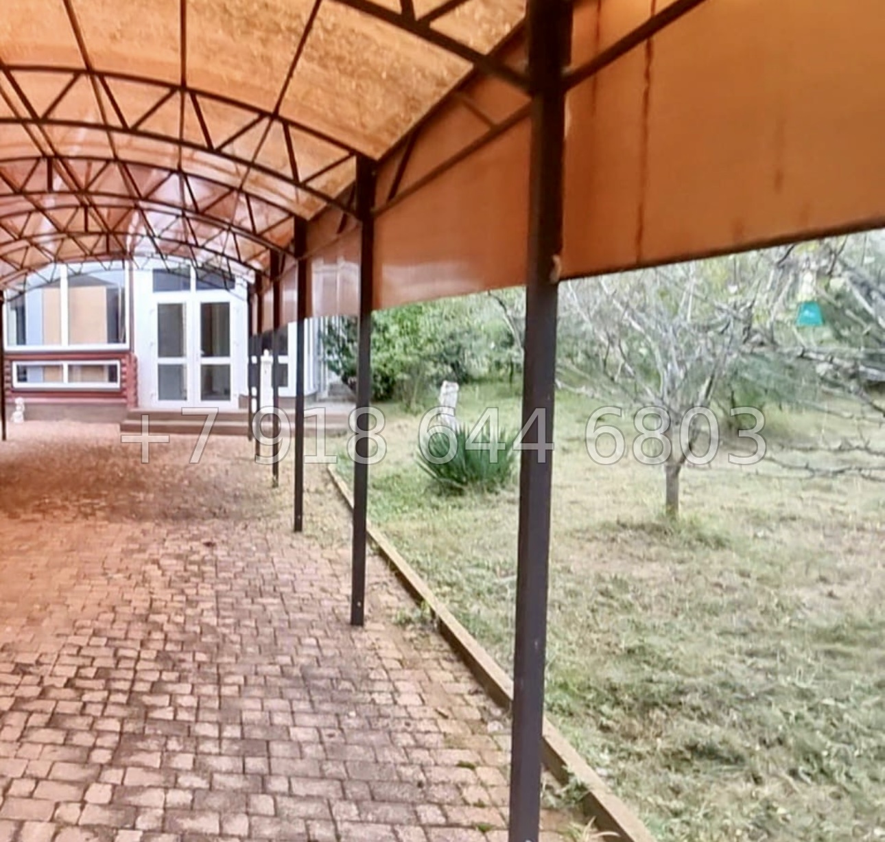 № 72 Б. Дом с озером с карпами в Адлере  - миниатюра 37