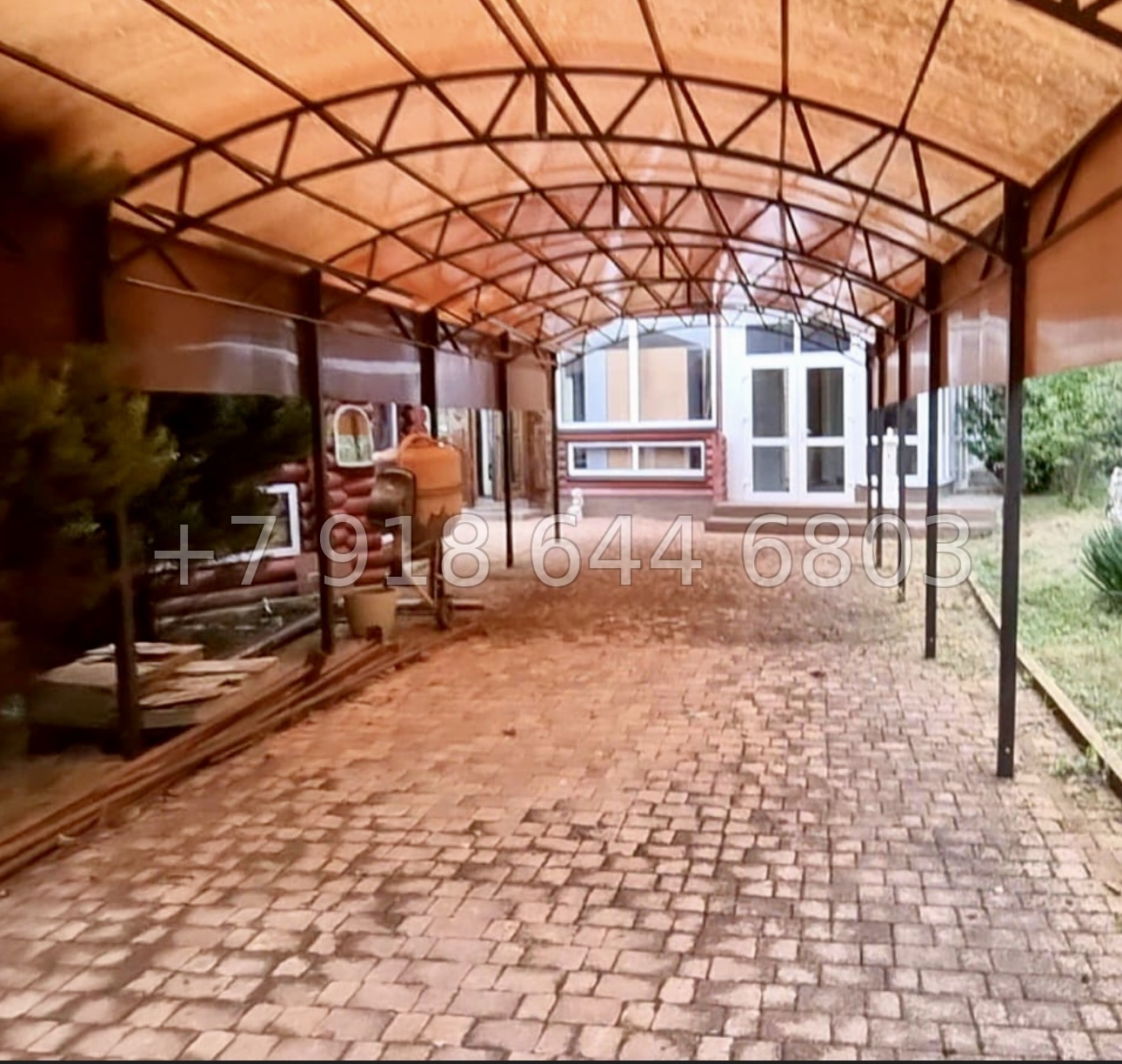 № 72 Б. Дом с озером с карпами в Адлере  - миниатюра 39