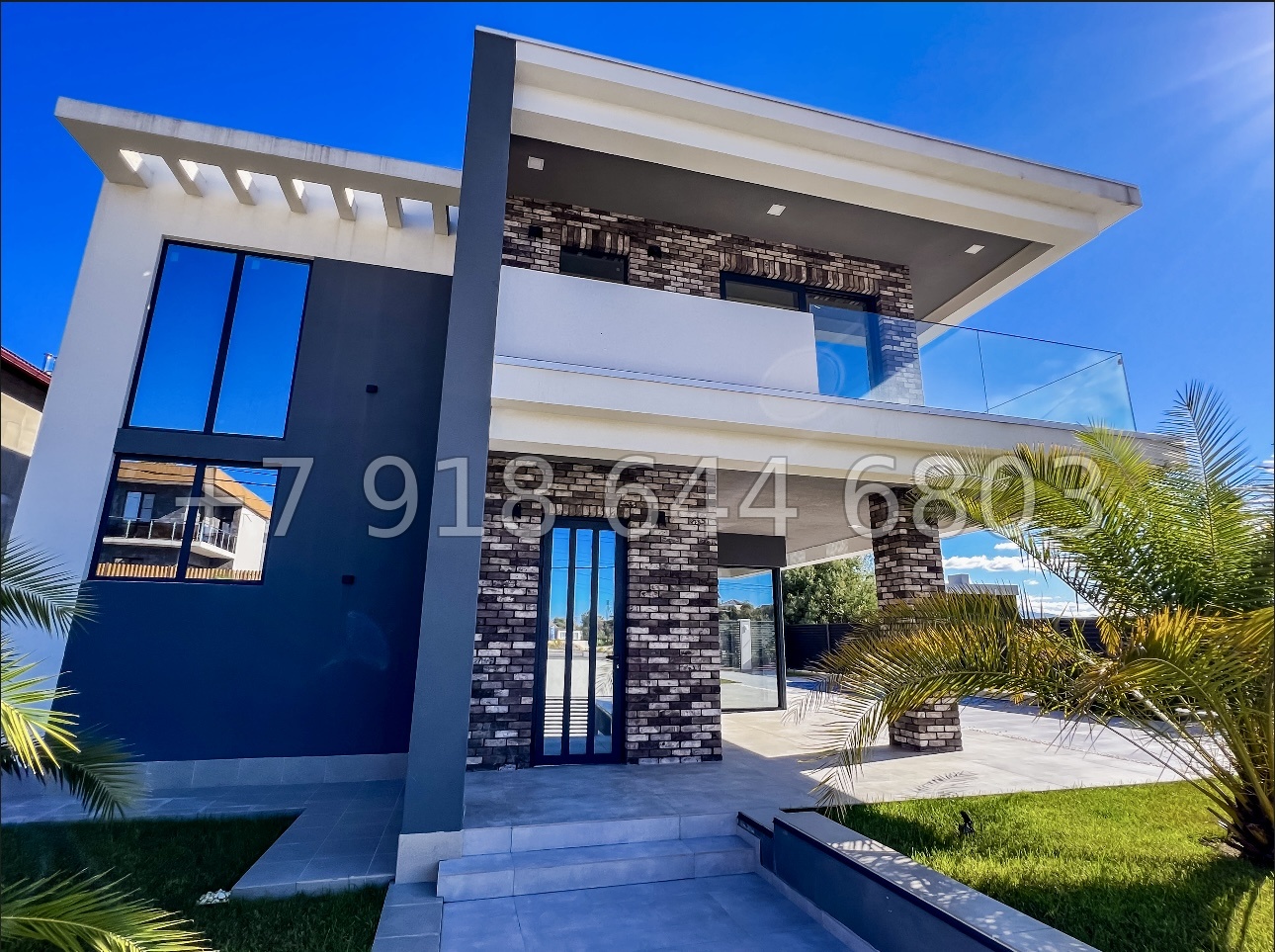 № 44 Б. Дом с гаражом и бассейном в Адлере  - миниатюра 1