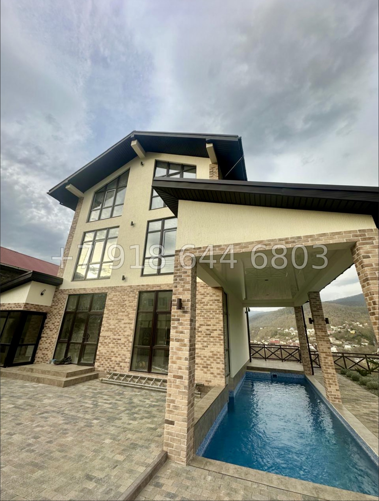 № 51 Б. Дом с бассейном в городе Сочи  - миниатюра 1