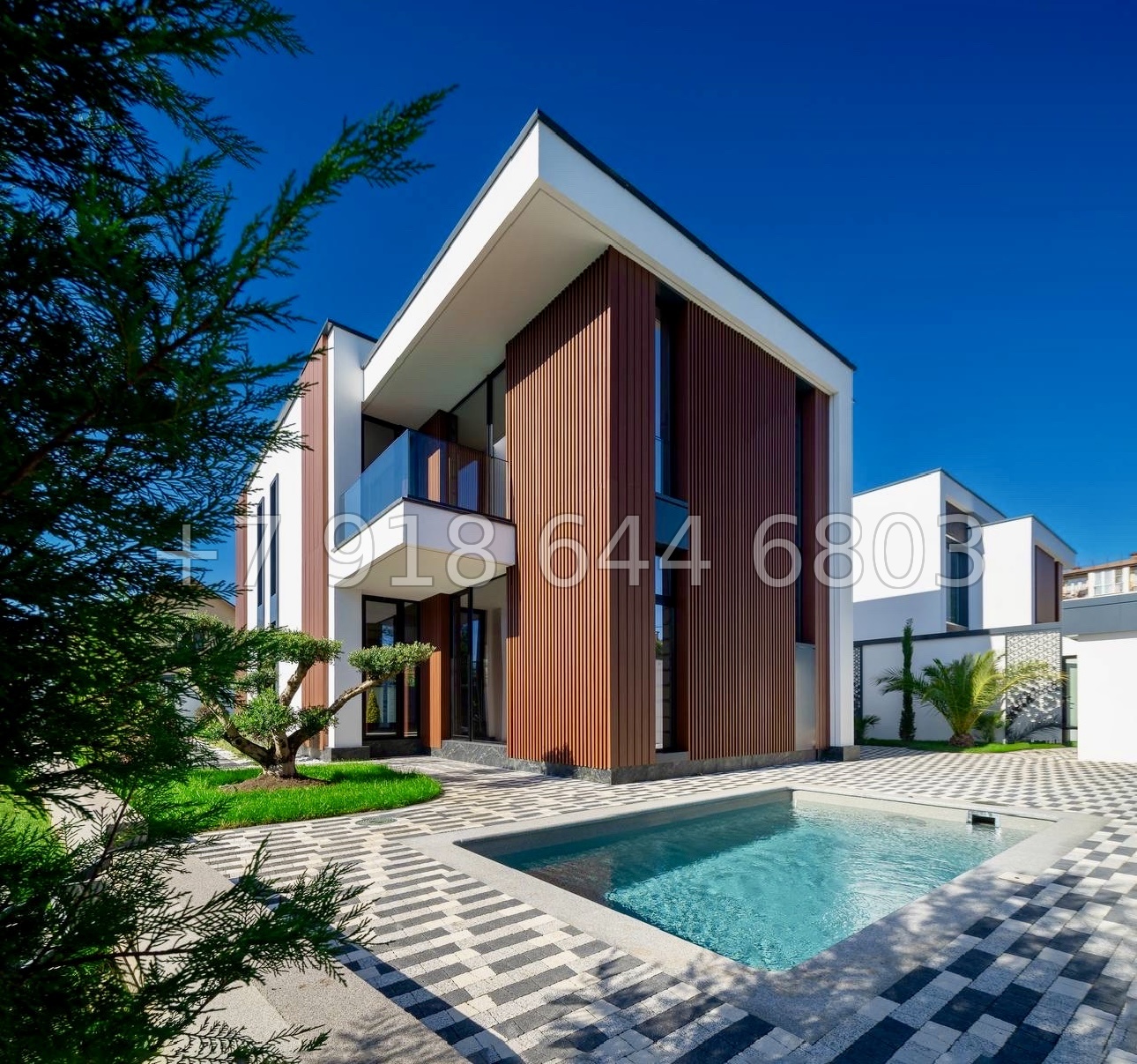 № 83 В. Дом в Сириусе. Дом с бассейном  - миниатюра 1