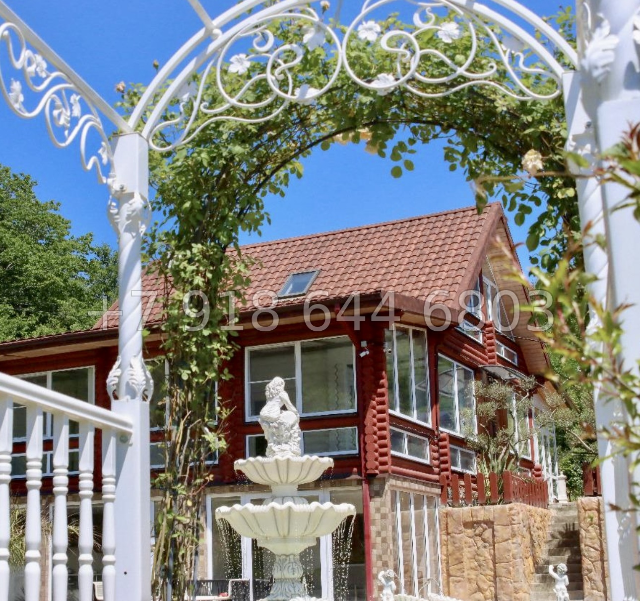 № 72 Б. Дом с озером с карпами в Адлере  - миниатюра 5