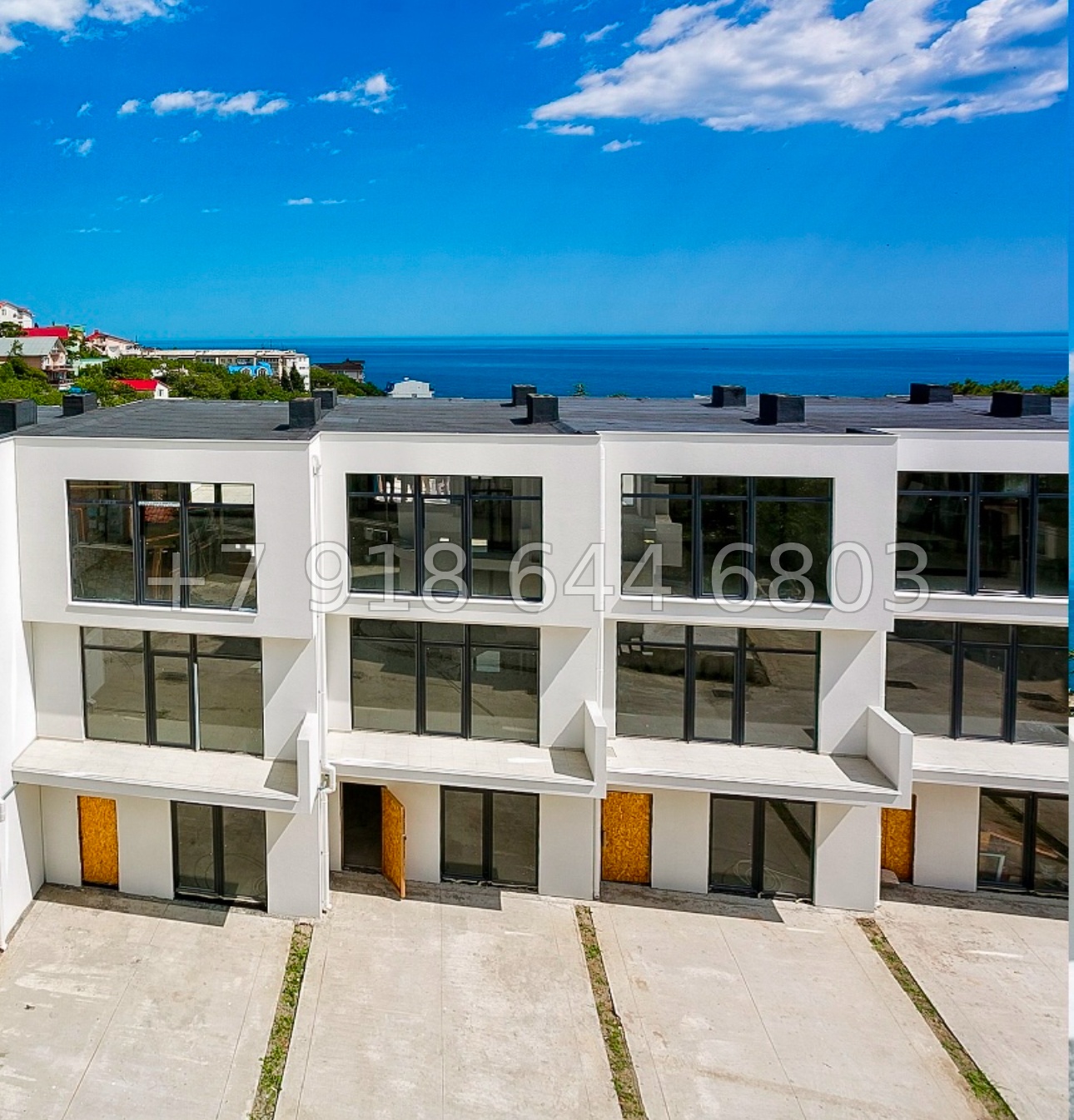 № 11 н. Таунхаусы в Ялте с видом на Чёрное море  - миниатюра 1