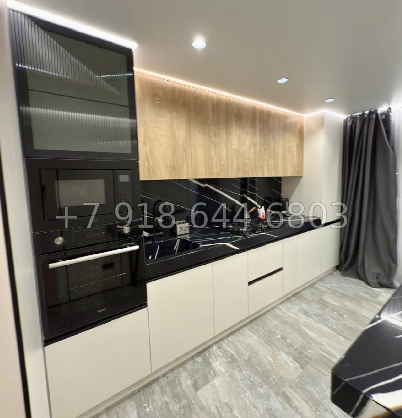 № 523 р. Трёхкомнатная квартира в центре города Сочи  - миниатюра 1