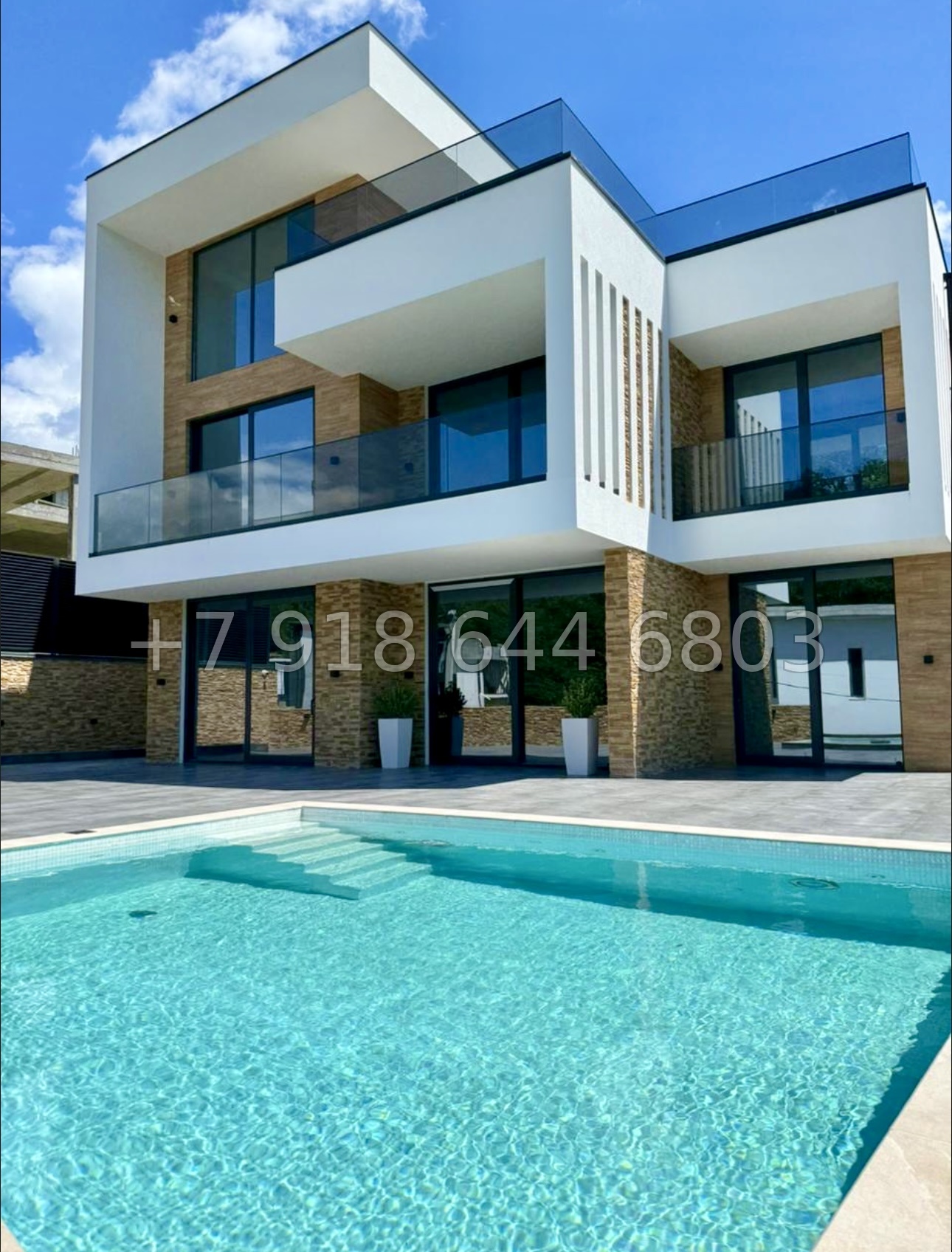 № 9 В. Дом с бассейном в городе Сочи  - миниатюра 1