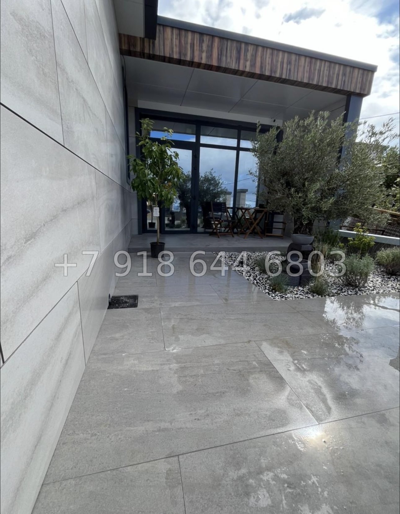 № 32 М. Современный коттедж с бассейном в Адлере  - миниатюра 19