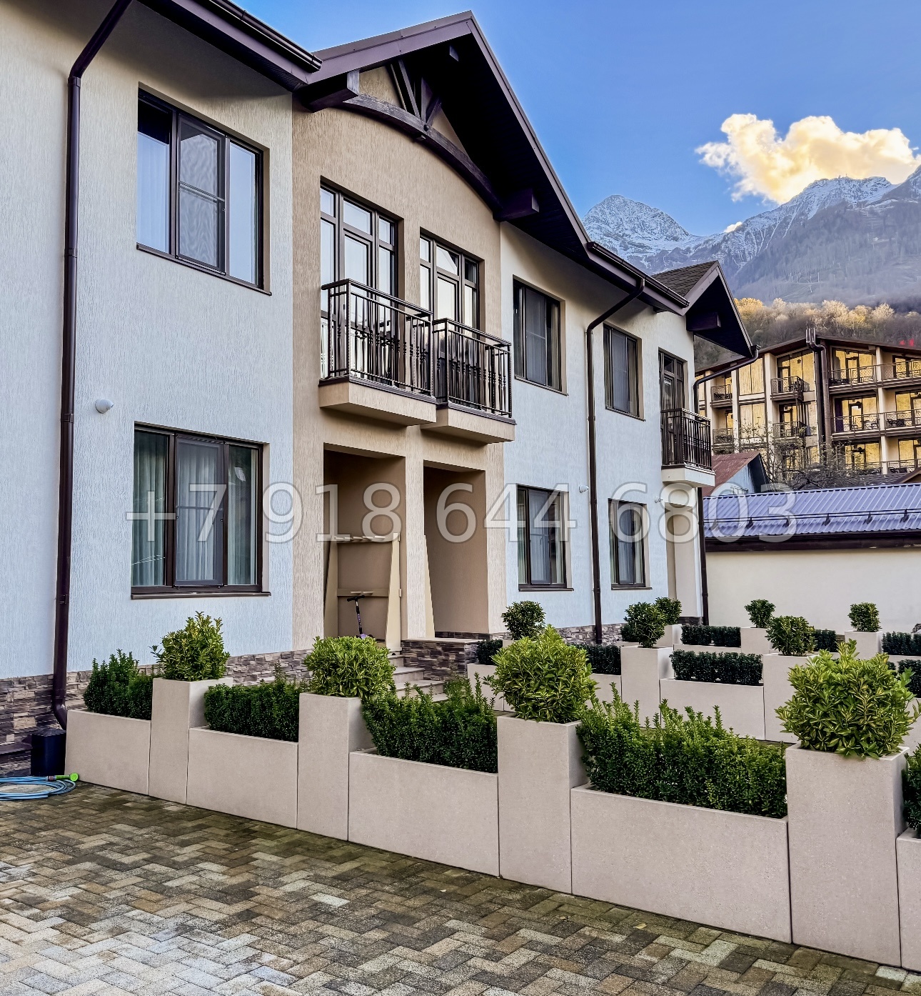 № 8 В. Таунхаусы на Красной Поляне в Сочи  - миниатюра 1