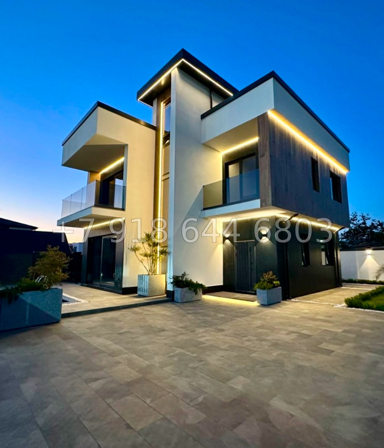 № 42 в. Современный дом рядом с Сириусом в Адлере  - миниатюра 1