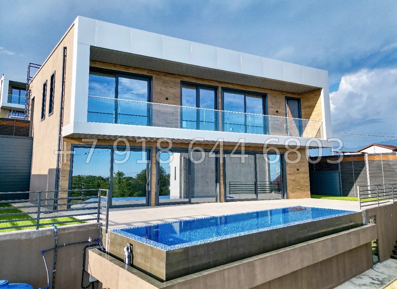 № 144 Б. Два дома в Адлере  - миниатюра 9