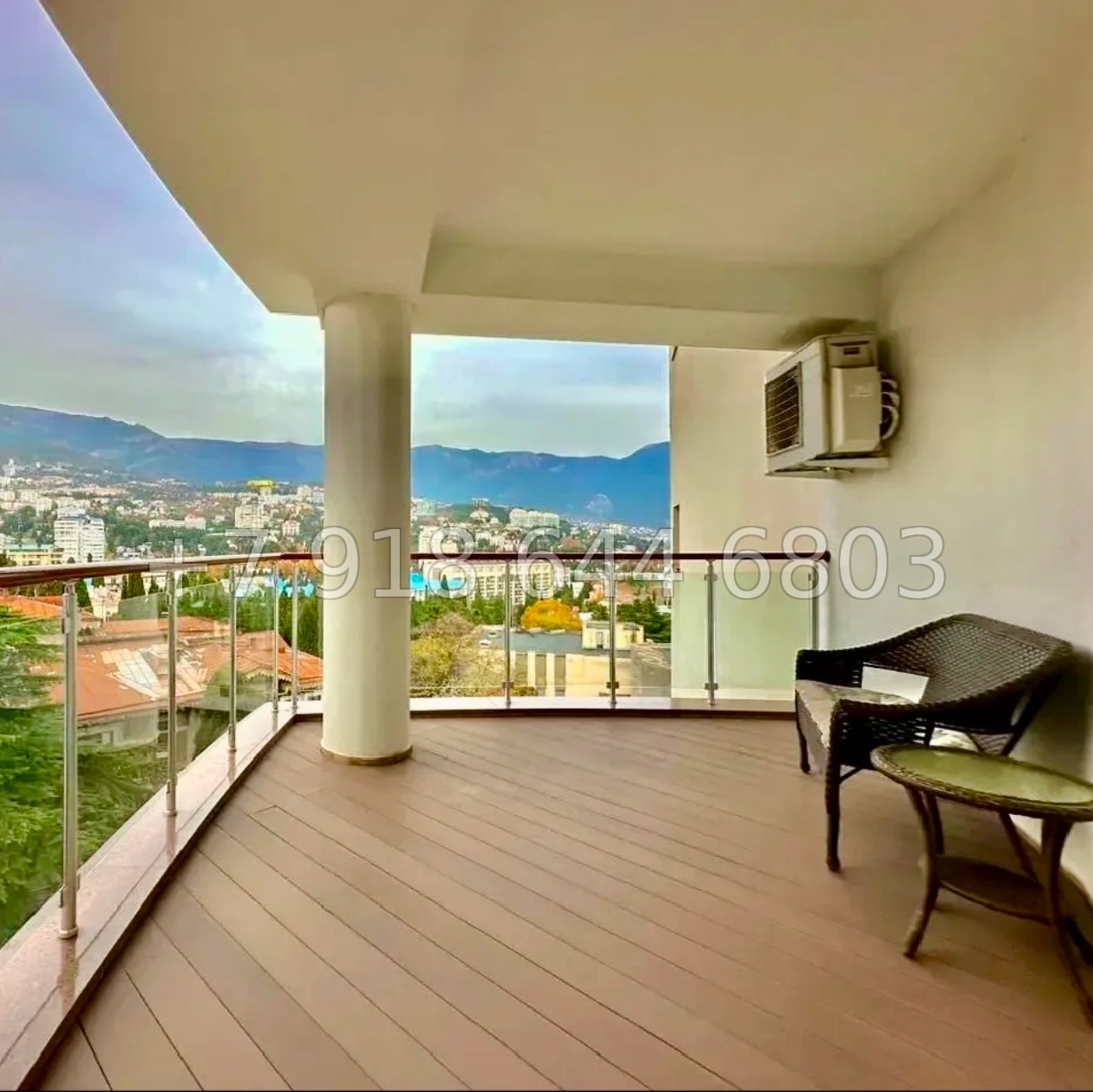 № 56 г. Трёхкомнатная Квартира в Ялте  - миниатюра 1