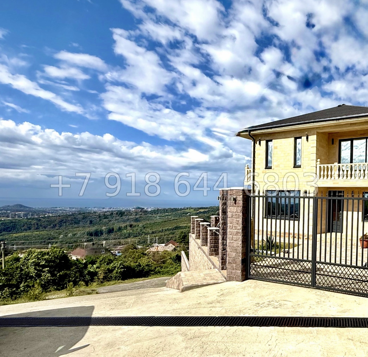 № 20 Б. Дом с бассейном в Адлере  - миниатюра 2