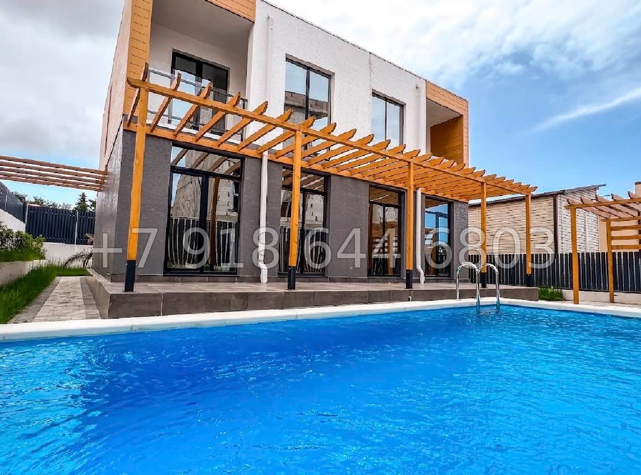 № 100 А. Дом с бассейном в Адлере  - миниатюра 1