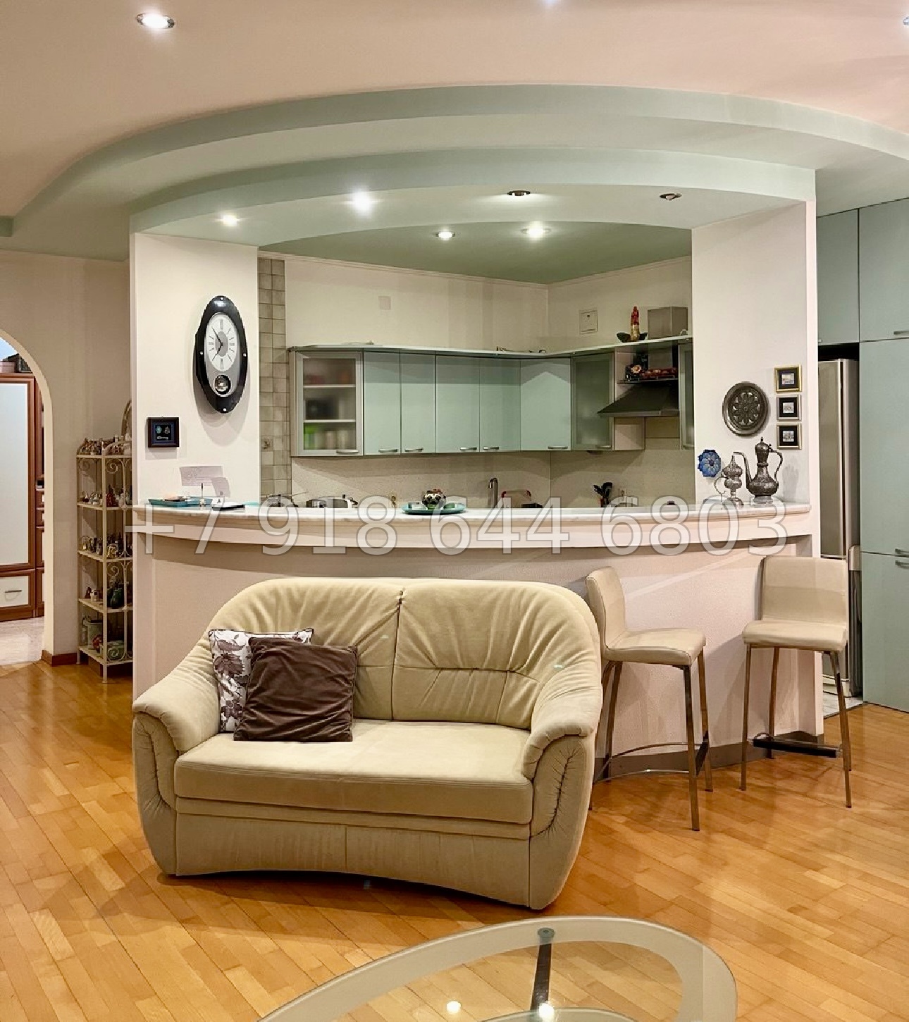 № 329 р. Квартира в центре Сочи . Большая площадь  - миниатюра 1