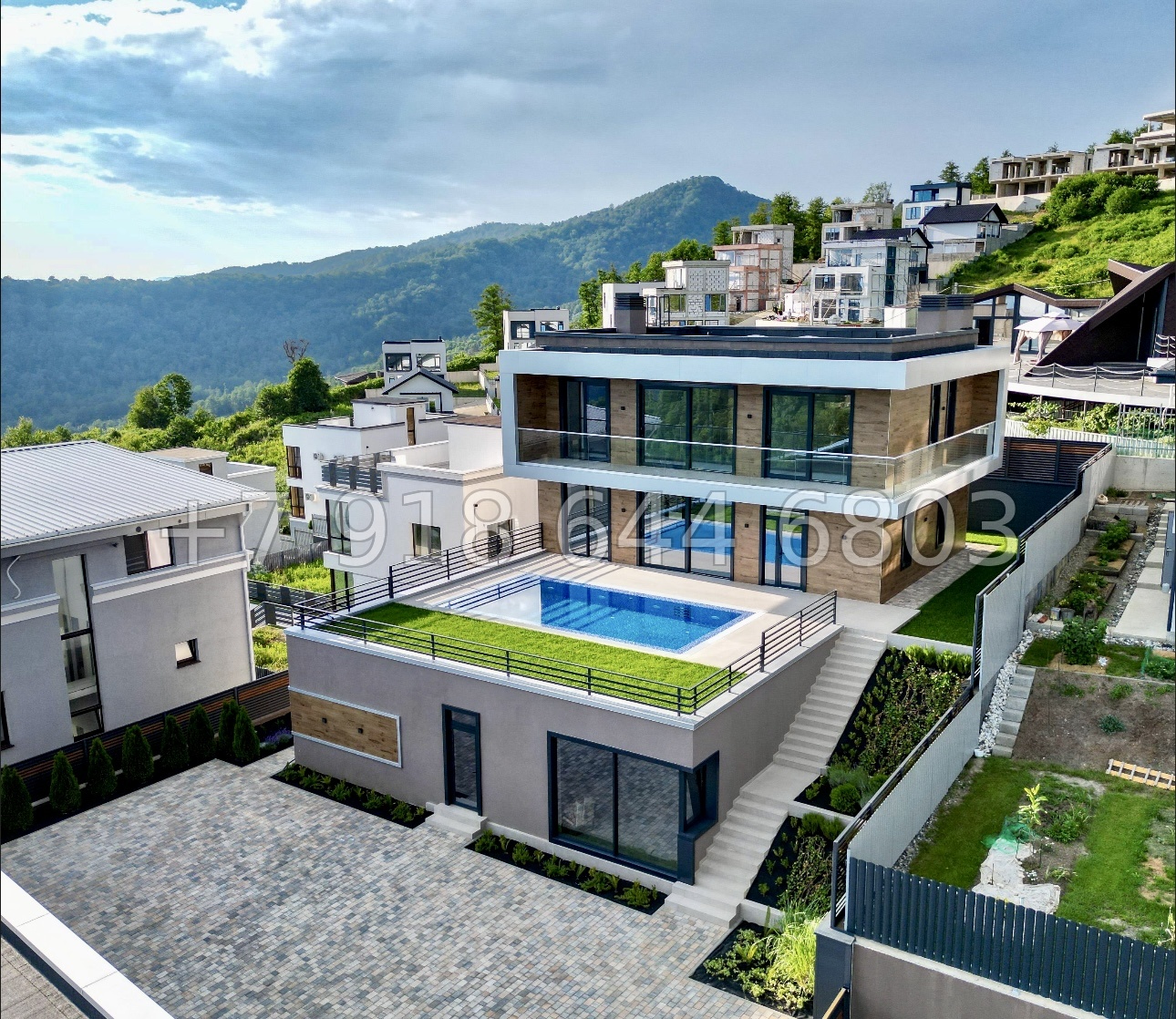 № 144 Б. Два дома в Адлере  - миниатюра 24