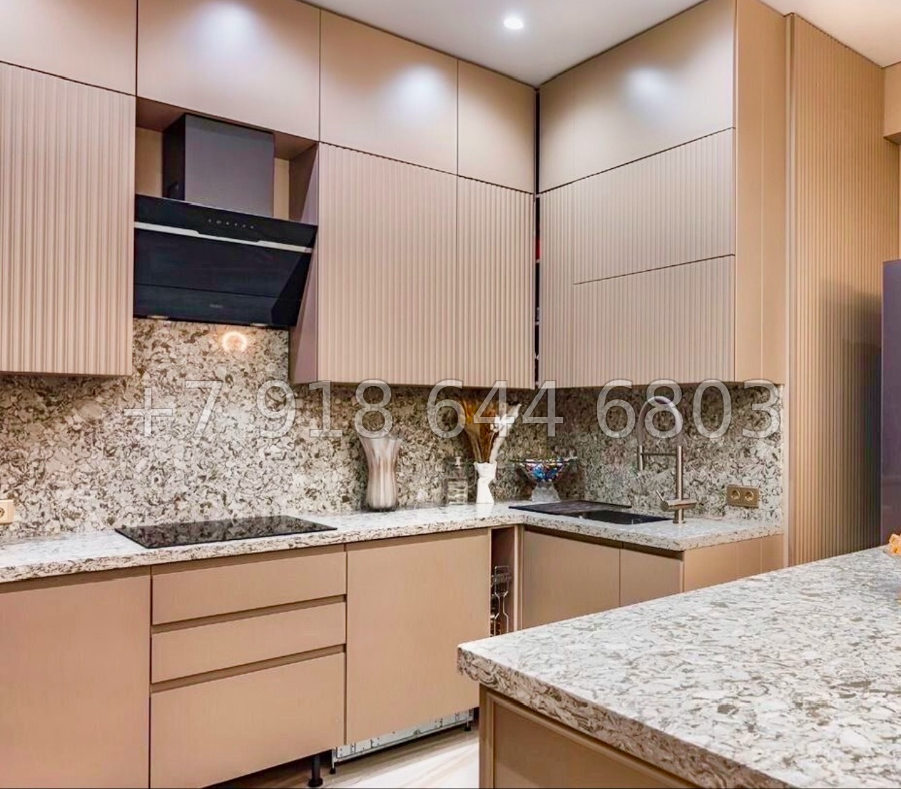 № 561 р. Квартира в центре Сочи  - миниатюра 1