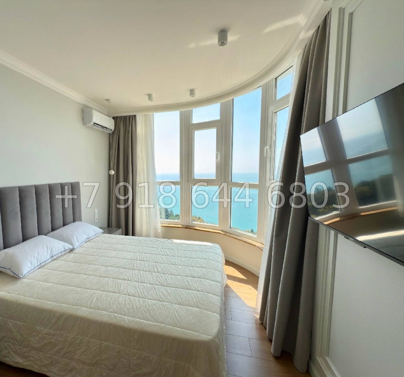 № 576 р. Двухкомнатная квартира с прямым видом на море в городе Сочи  - миниатюра 1