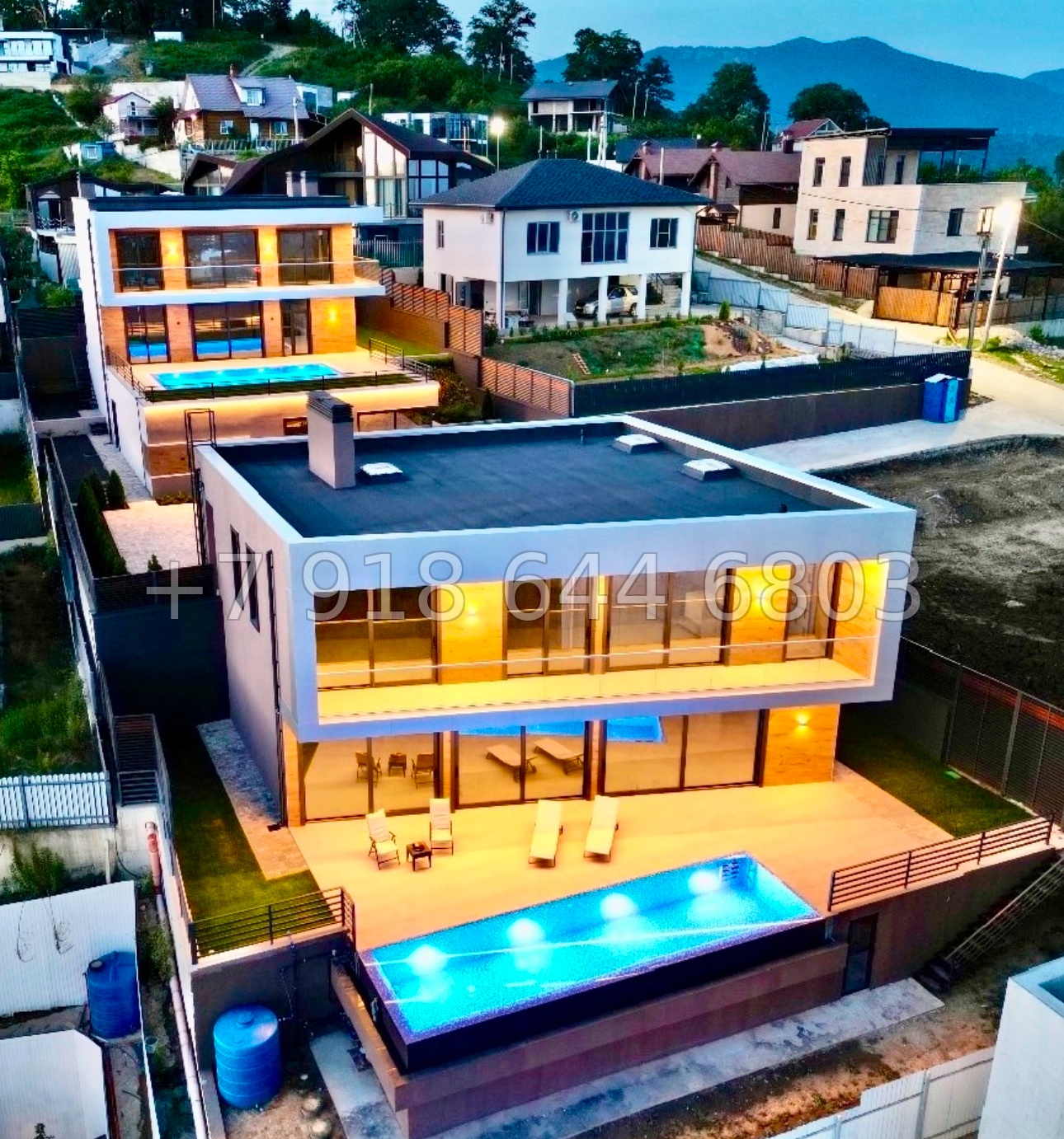 № 144 Б. Два дома в Адлере  - миниатюра 4