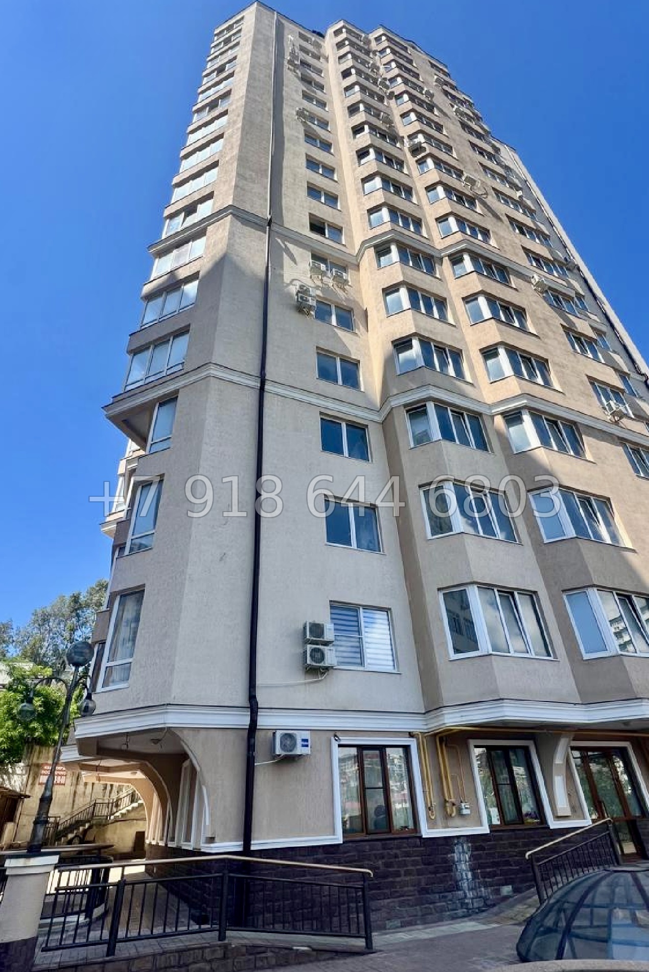 № 683 р. Трёхкомнатная квартира в городе Сочи  - миниатюра 16
