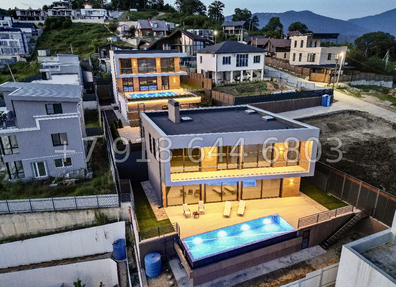 № 144 Б. Два дома в Адлере  - миниатюра 14