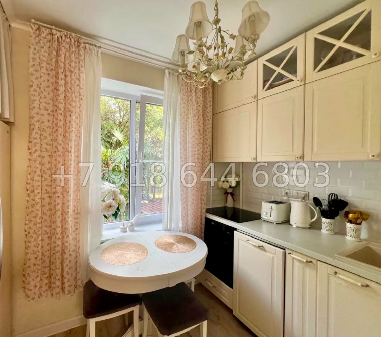 № 150р. Квартира в центре города Сочи  - миниатюра 1