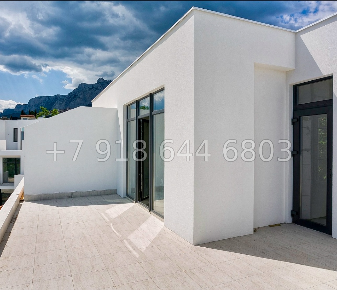 № 11 н. Таунхаусы в Ялте с видом на Чёрное море  - миниатюра 12