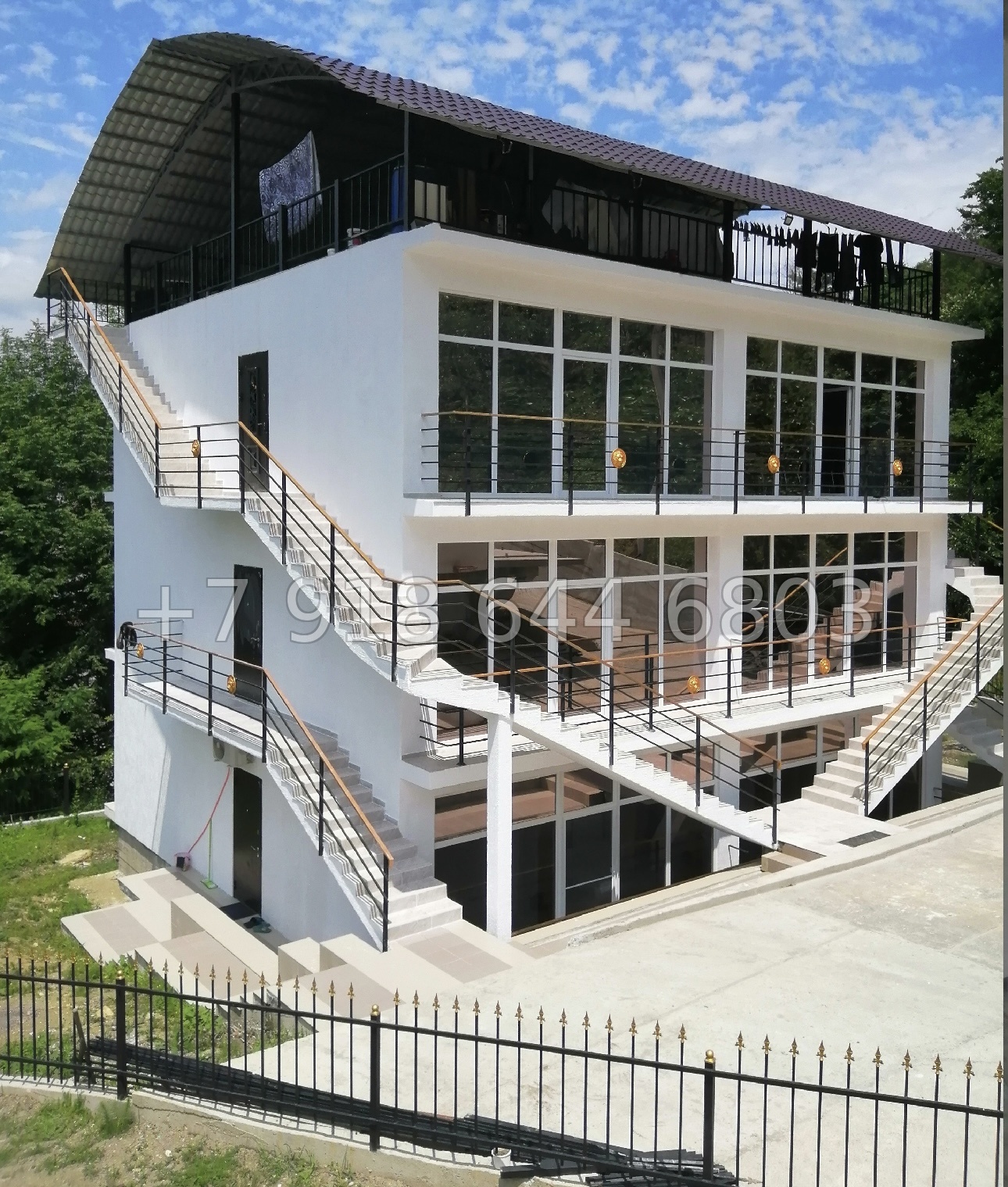 № 180 Б. Дом в Сочи. Идеальный вариант под мини-отель  - миниатюра 1