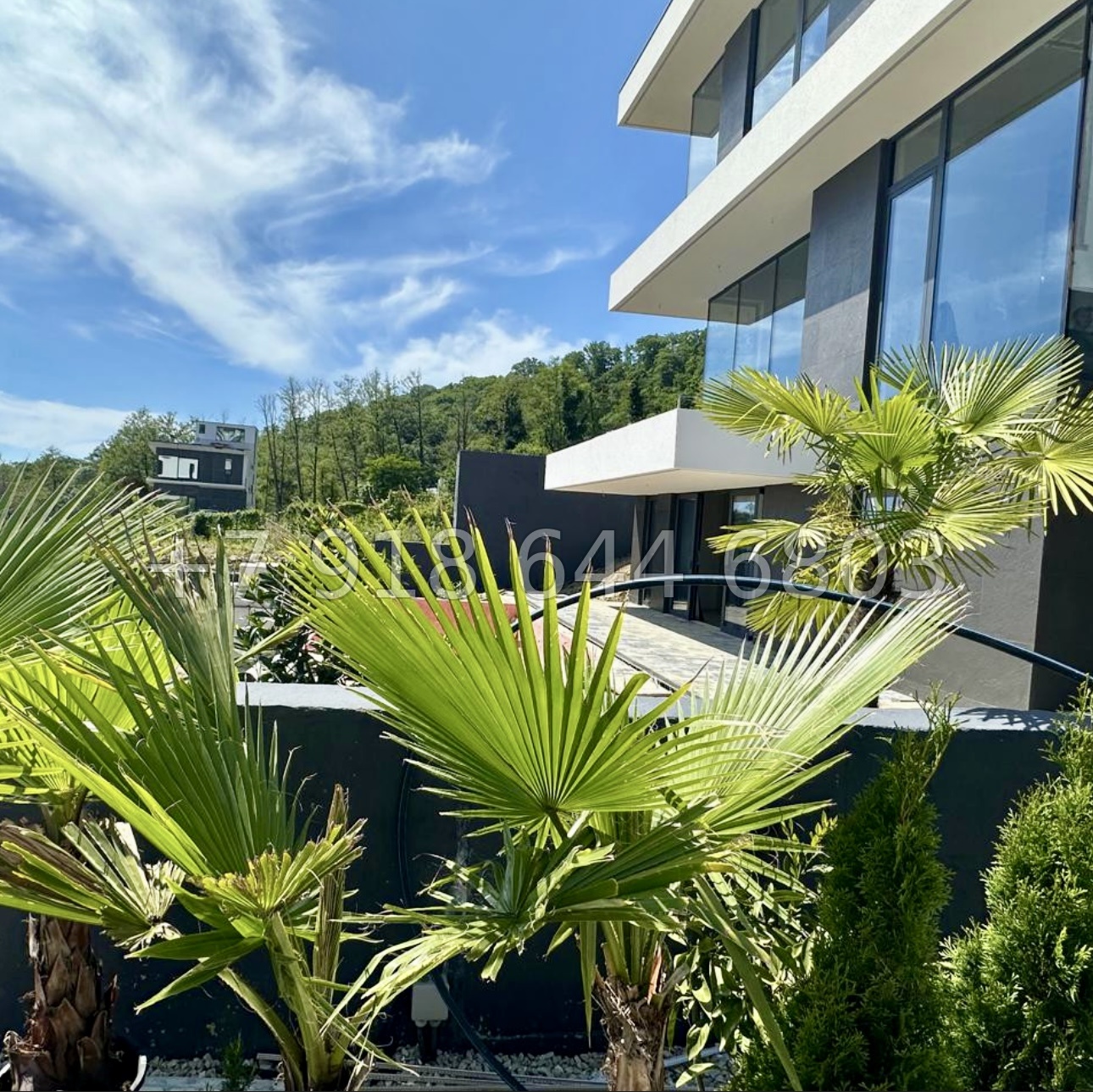 № 18 В. Два роскошных дома с бассейном и с прямым видом на море в Сочи  - миниатюра 11