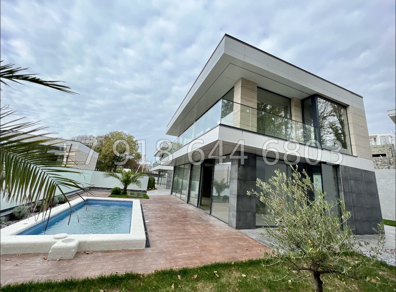 № 107 Б. Дом в Сочи с бассейном  - миниатюра 1