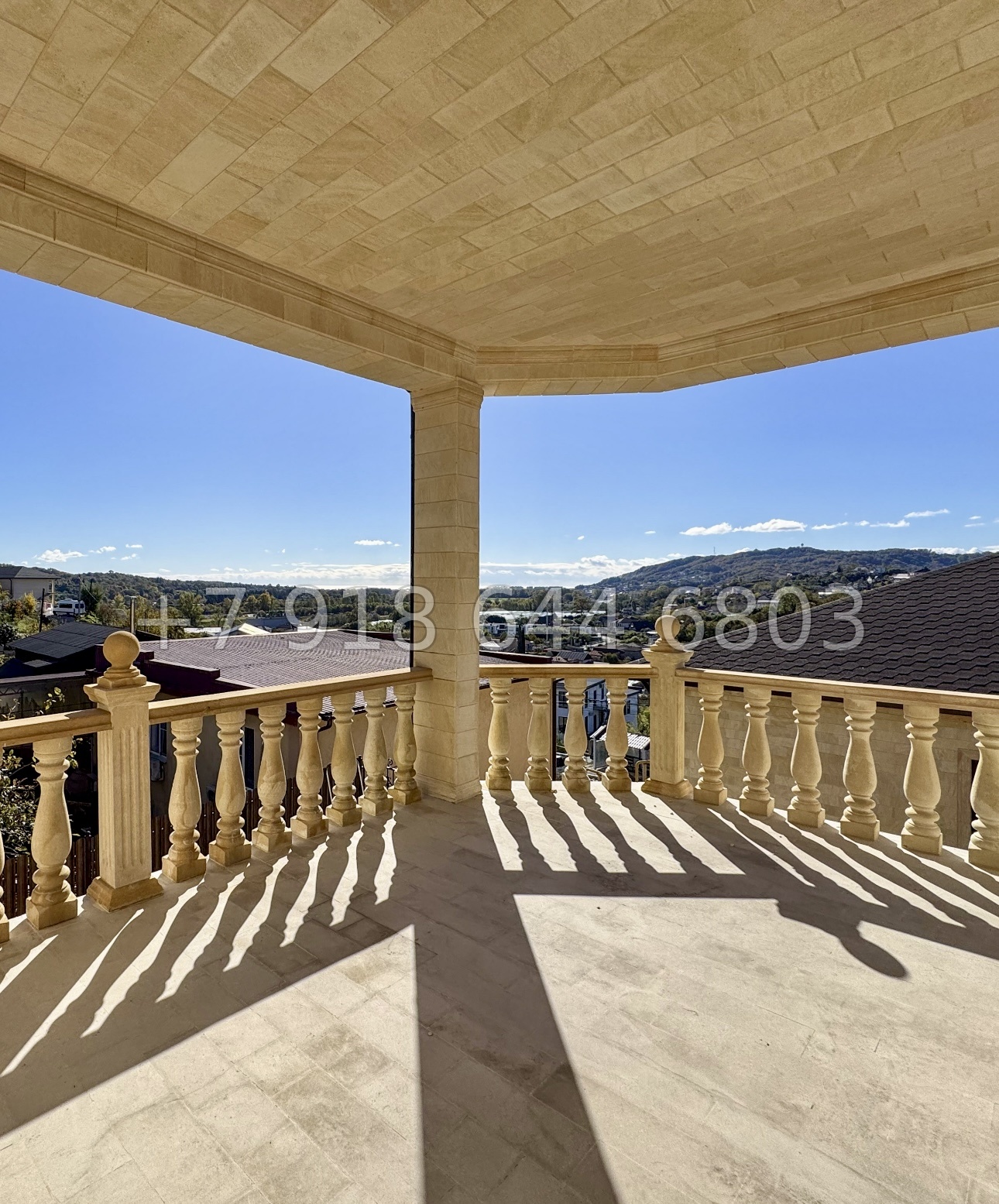 № 68 Б. Дома с бассейном из дагестанского камня в Адлере  - миниатюра 4